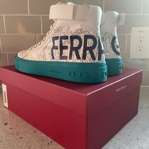 Salvatore Ferragamo
logo hi-top sneakers